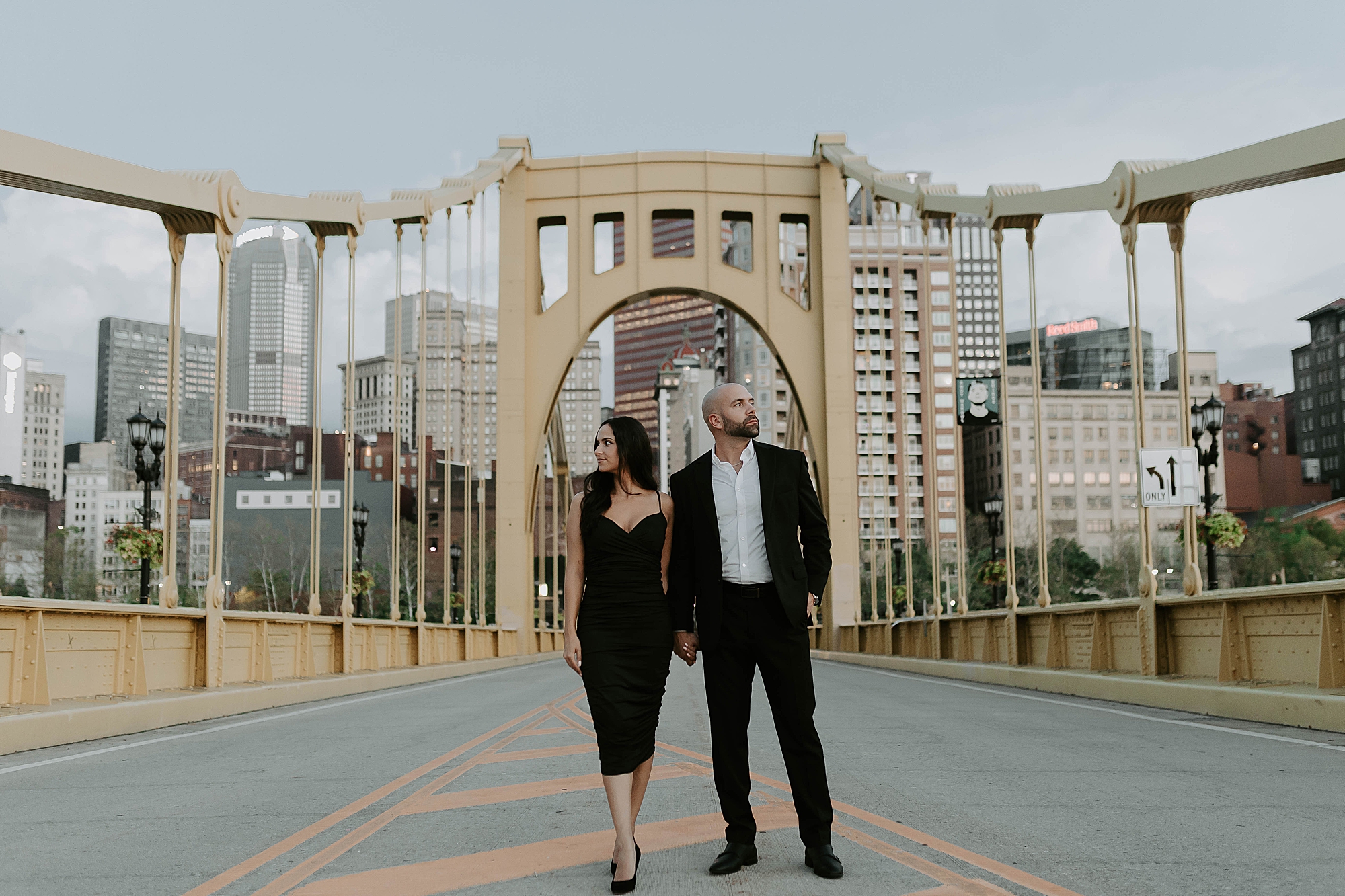 engagement photo ideas, Roberto Clemente Bridge 6th Street Bridge Pittsburgh